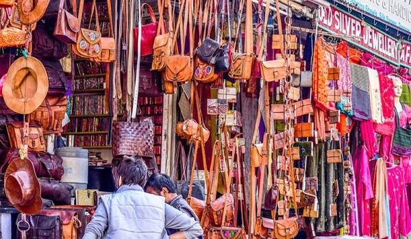 Featured Image of Chennai Famous Things To Buy A Complete Local Shopping Guide